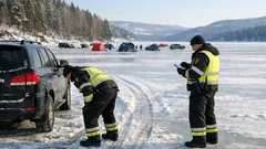 Fem bilister fikk gebyr for å kjøre ut på isen – dette er reglene du må kunne